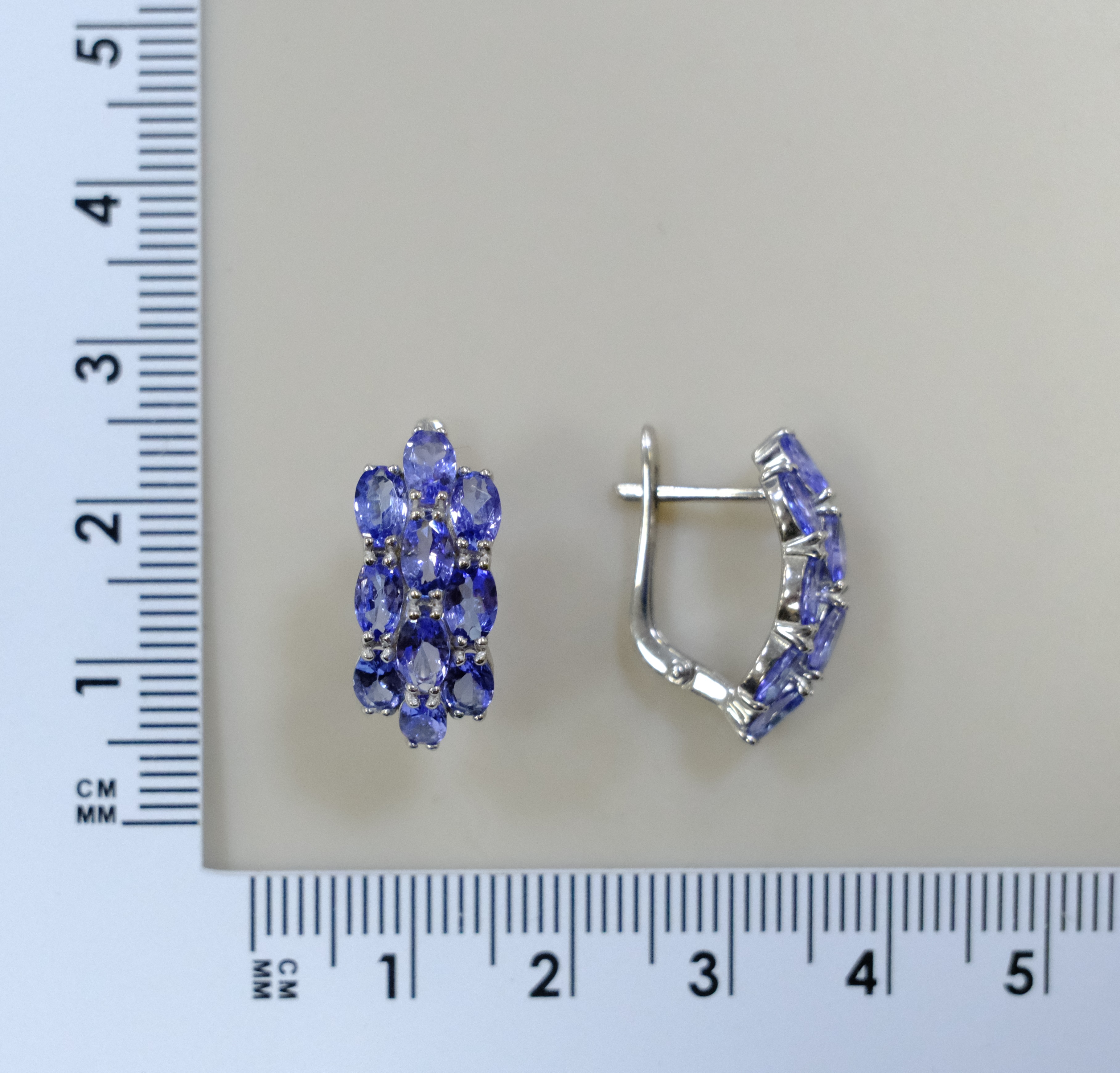 Серебряные серьги с танзанитами